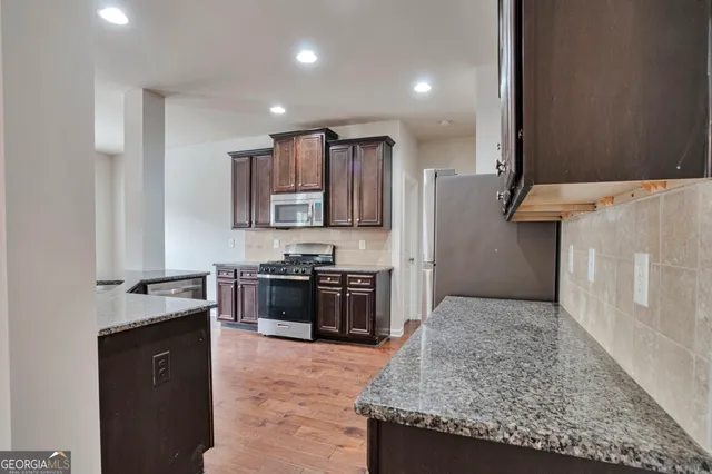 $2,400 | 505 Sea Dunes Court, Loganville, GA 30052