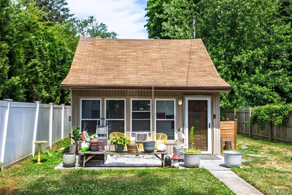 $319,996 | 23 Edgewood Avenue, Port Jefferson Station, NY 11776