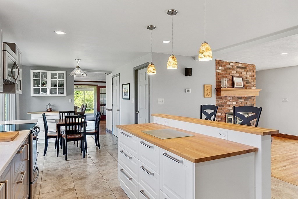 202 Still River Road Bolton, MA 01740 - Photo 9 of 42 Gallery Image 9