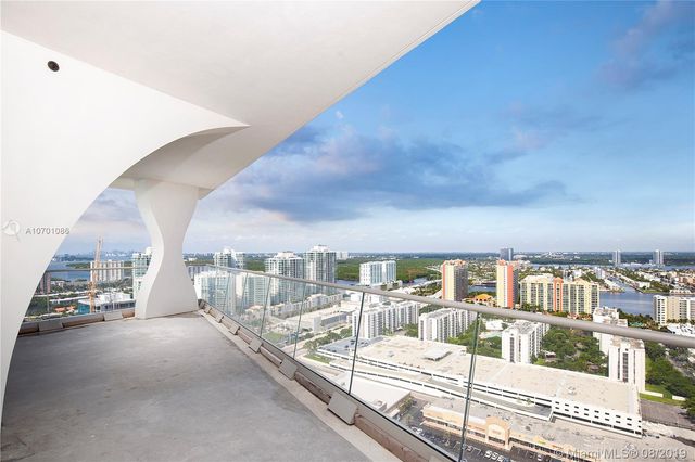 $3,400,000 | 16901 Collins Avenue, Unit 2801, Sunny Isles Beach, FL 33160