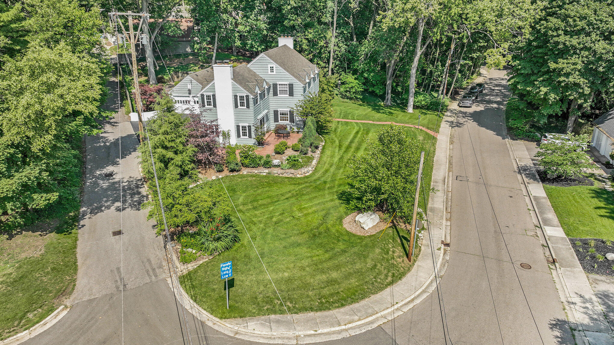 1425 Low Road Kalamazoo, MI 49008 - Photo 43 of 82 049_dji_0722