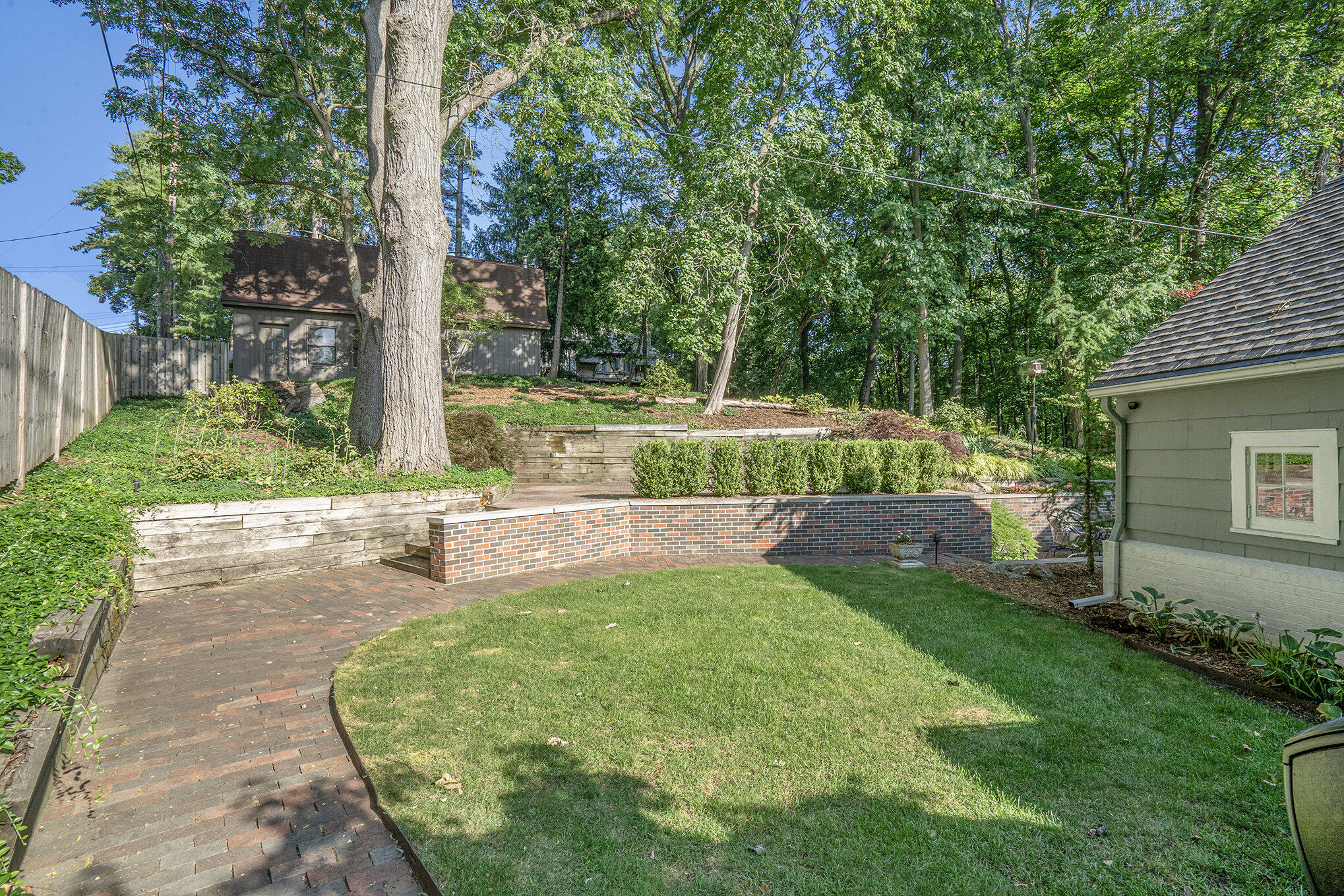 1425 Low Road Kalamazoo, MI 49008 - Photo 48 of 82 055_jbs09275_12.46.48_pm