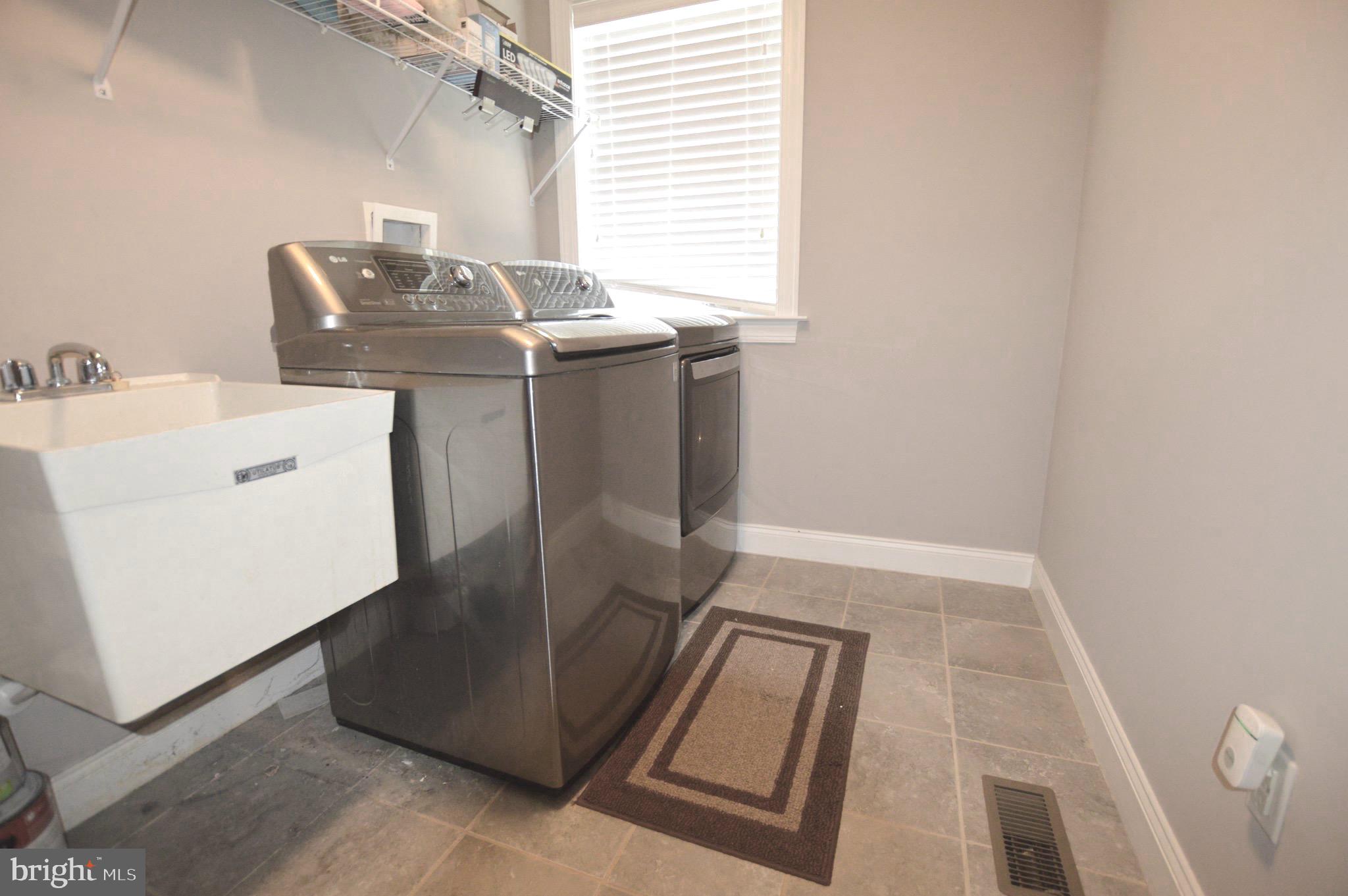 124 Bennington Road Phoenixville, PA 19460 - Photo 20 of 54 a utility room with dryer and washer