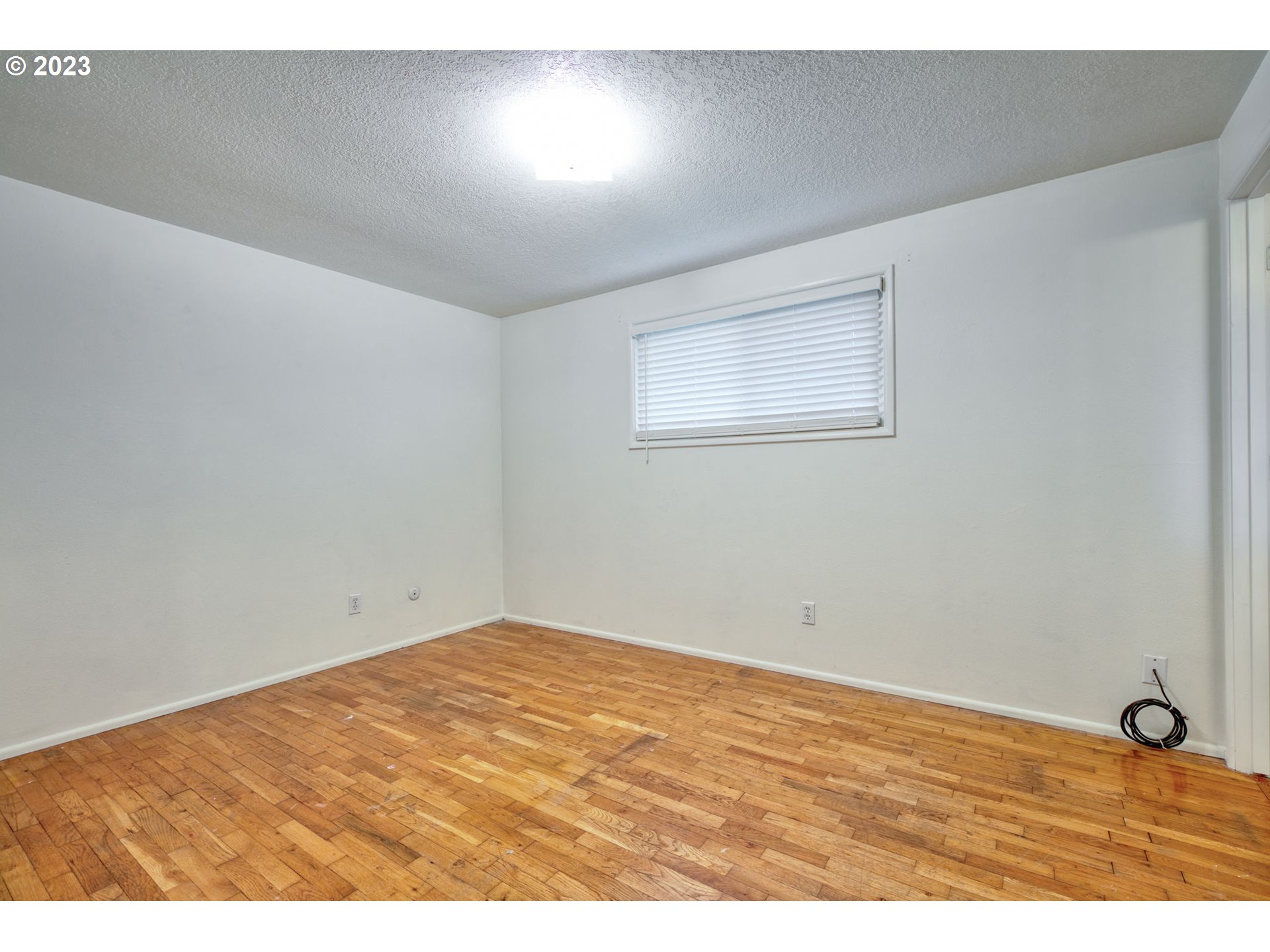 823 South 38th Street Springfield, OR 97478 - Photo 17 of 26 a view of an empty room