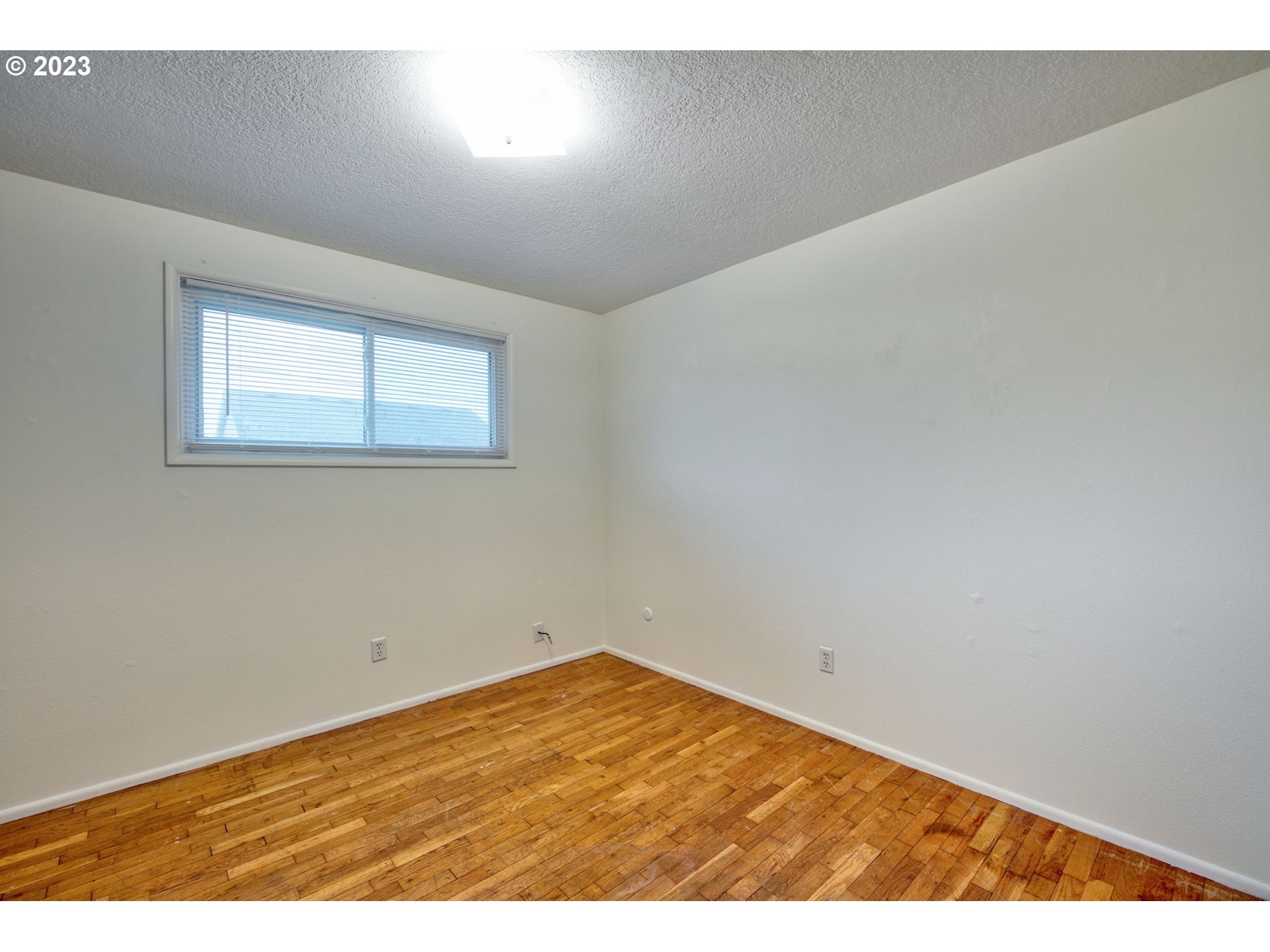 823 South 38th Street Springfield, OR 97478 - Photo 20 of 26 a view of empty room