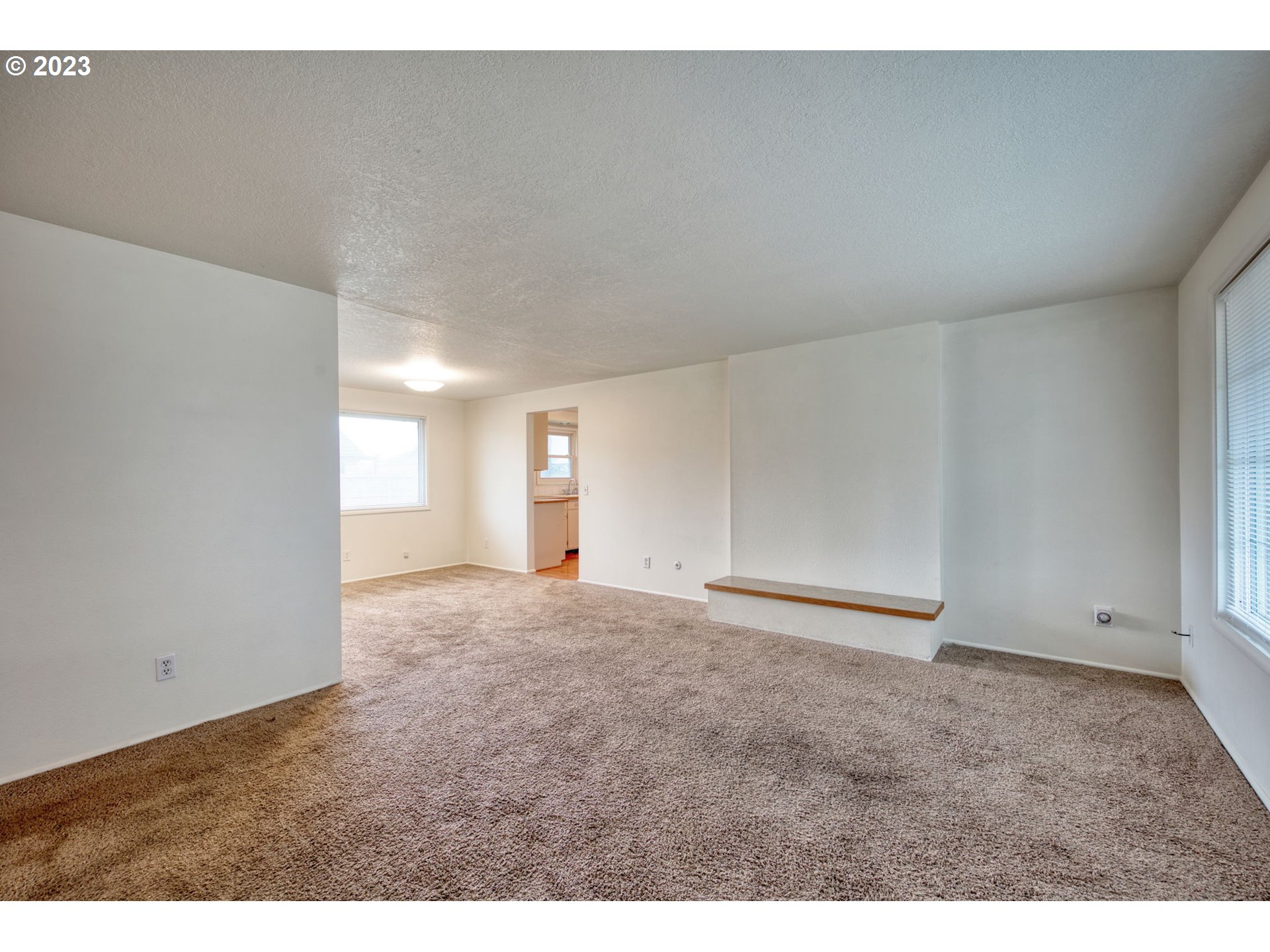 823 South 38th Street Springfield, OR 97478 - Photo 6 of 26 a view of an empty room