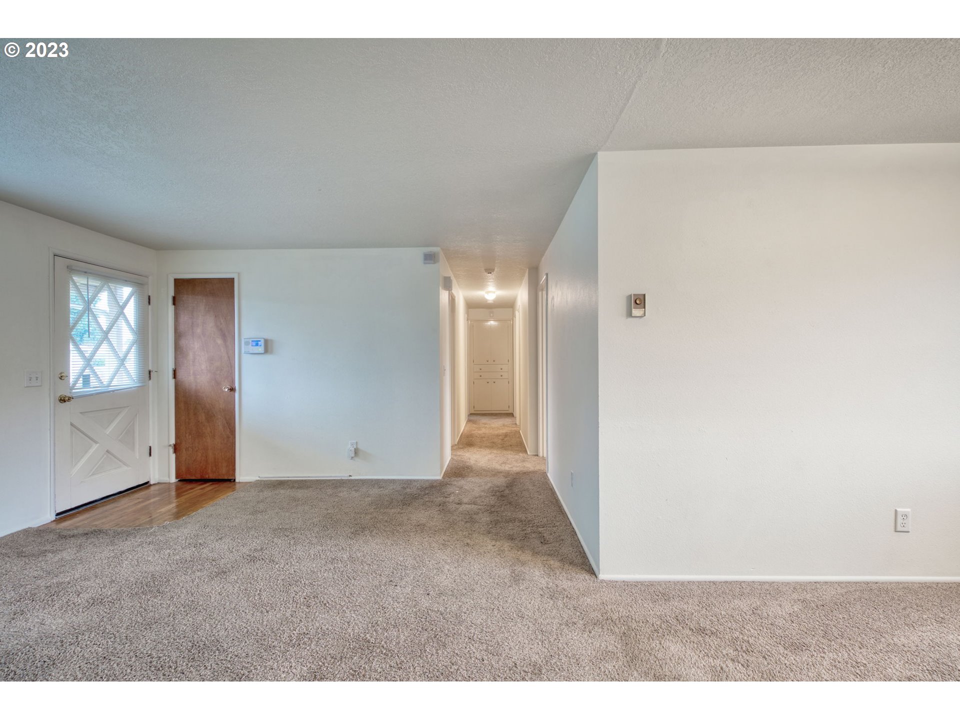 823 South 38th Street Springfield, OR 97478 - Photo 7 of 26 a view of an empty room