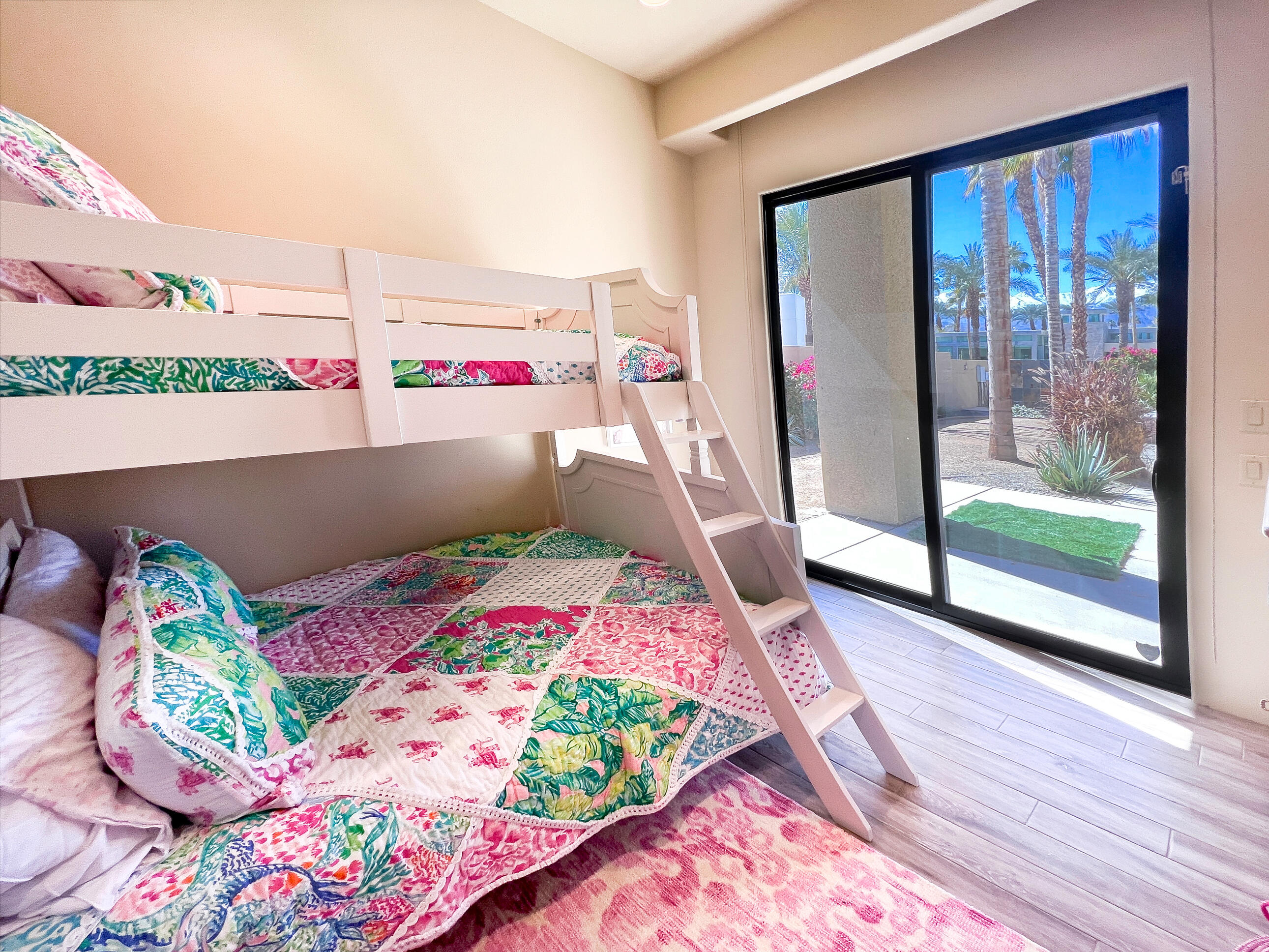 29 Sun Ridge Circle Rancho Mirage, CA 92270 - Photo 28 of 57 a bed sitting in a bedroom next to a window