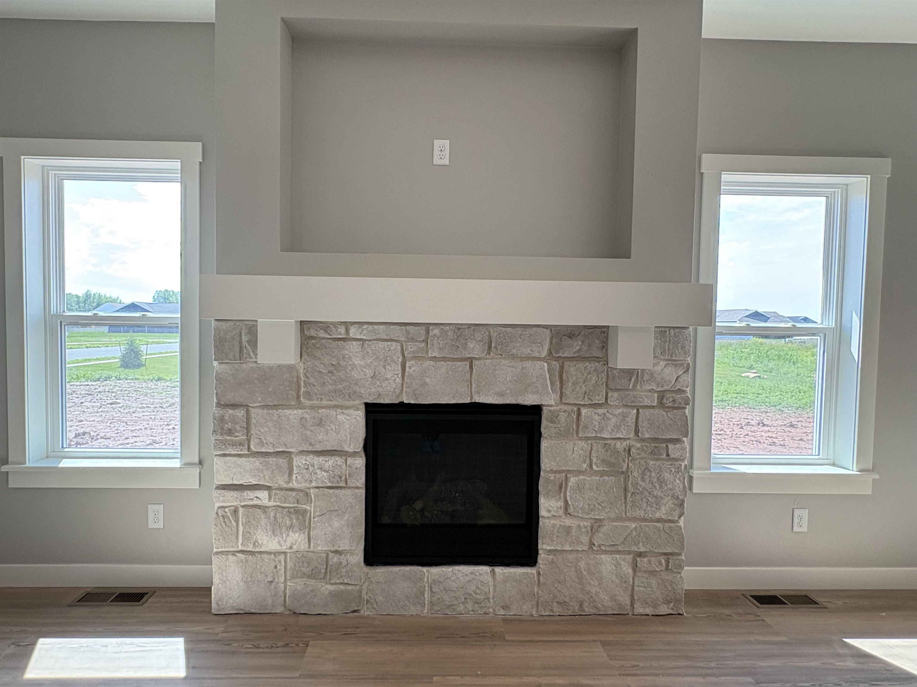 N8843 Killarney Way Menasha, WI 54952 - Photo 12 of 28