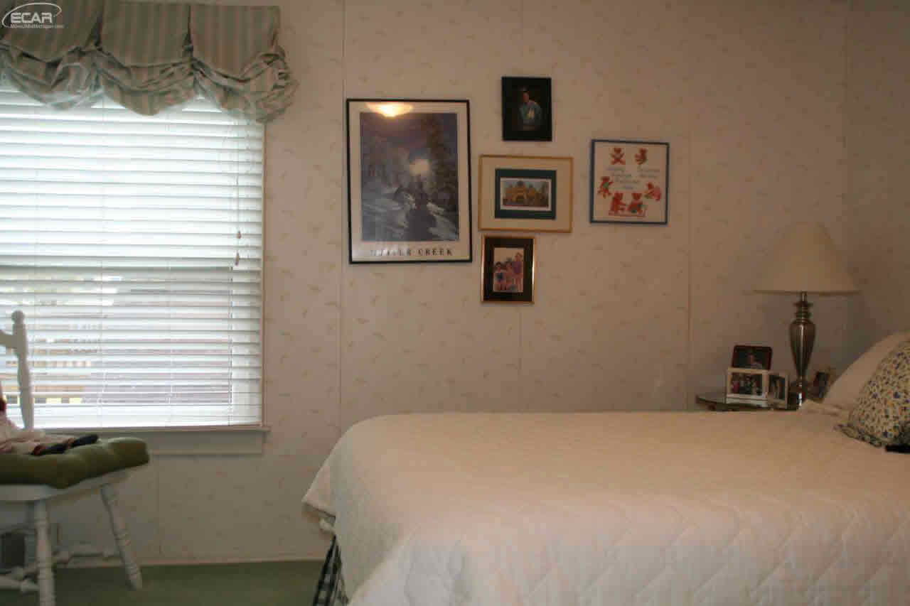 13176 Log Cabin Point Fenton, MI 48430 - Photo 30 of 33 21387464-29.JPG