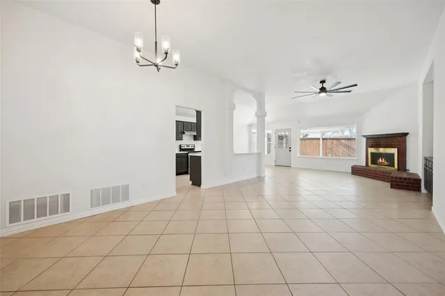 $360,000 | 1016 Grand Central Parkway, Saginaw, TX 76131