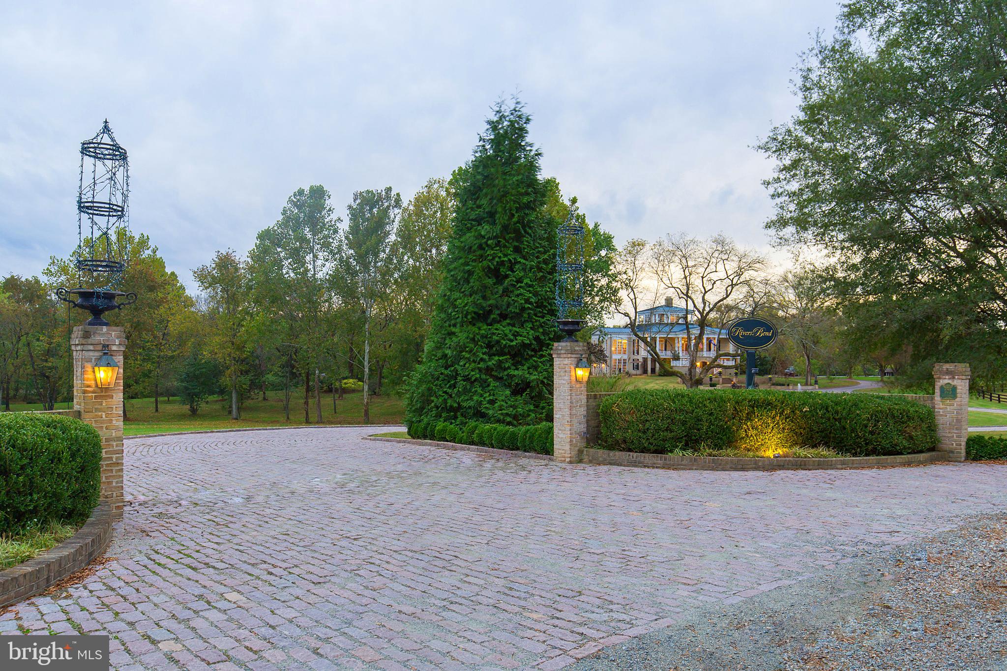 575 Lee Road Crozier, VA 23039 - Photo 3 of 45 Hand-Laid Pink Granite Cobblestone Driveway