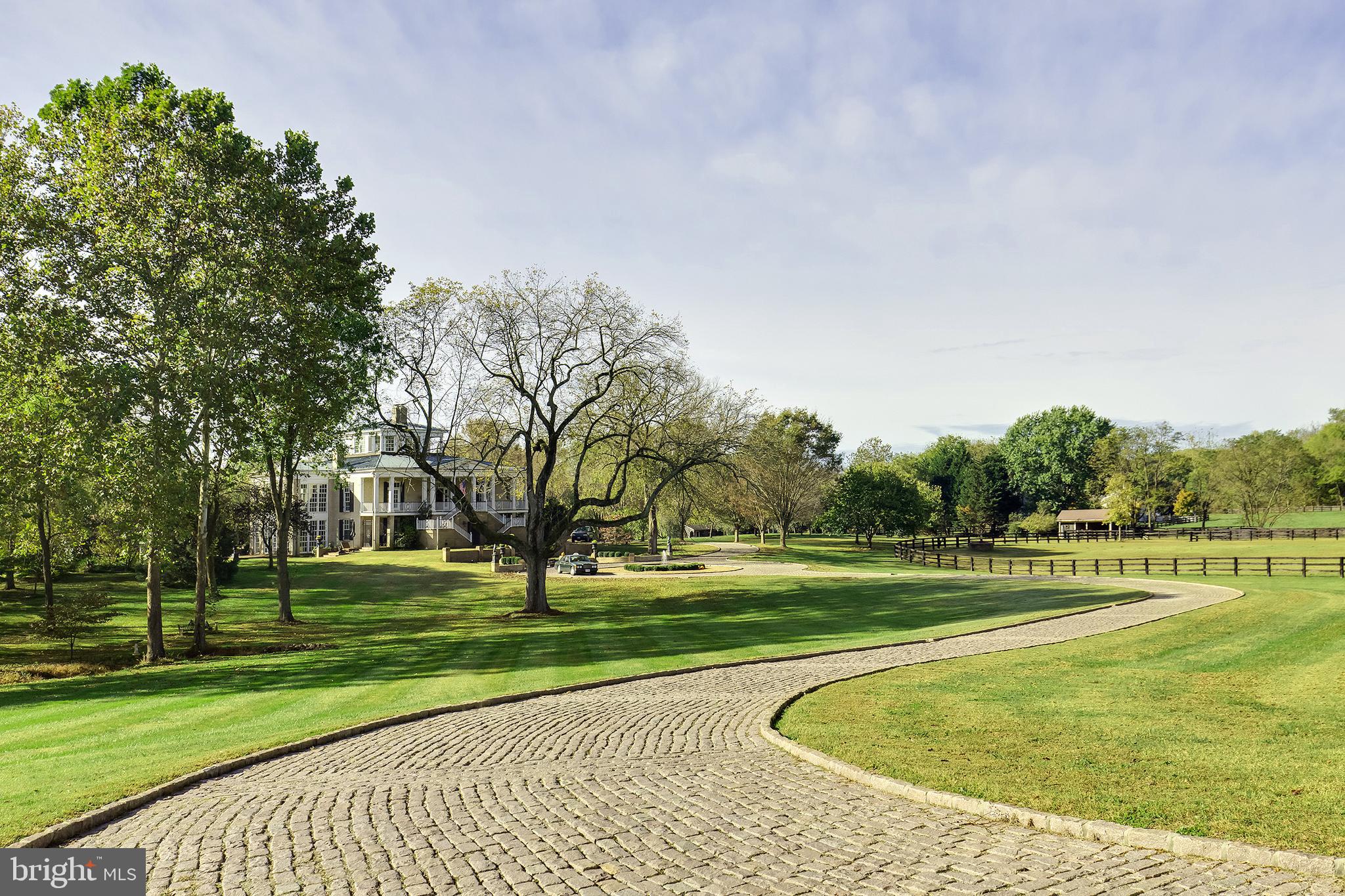 575 Lee Road Crozier, VA 23039 - Photo 4 of 45 Hand-Laid Pink Granite Cobblestone Driveway