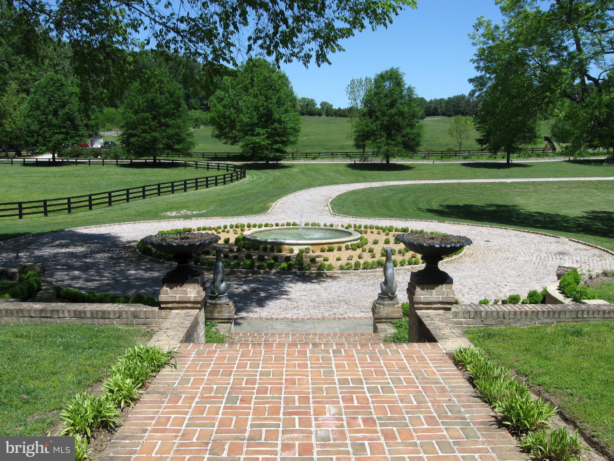575 Lee Road Crozier, VA 23039 - Photo 8 of 45 Circular driveway for guest valet parking
