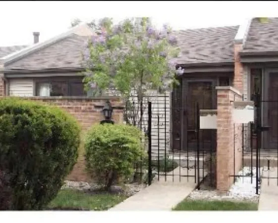 $2,200 | 528 East Main Street, Barrington, IL 60010