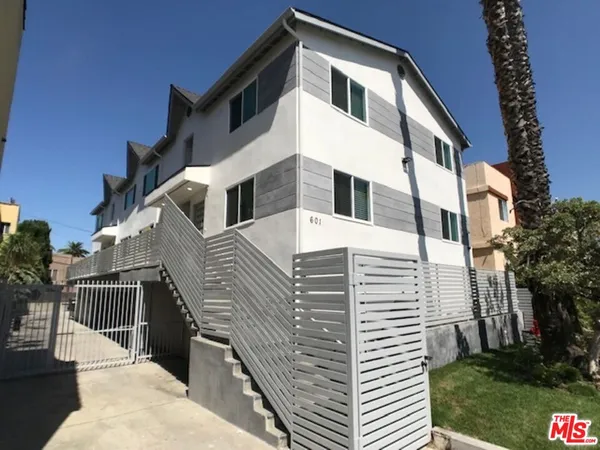 $2,200 | 601 North Normandie Avenue, Unit 7, Los Angeles, CA 90004