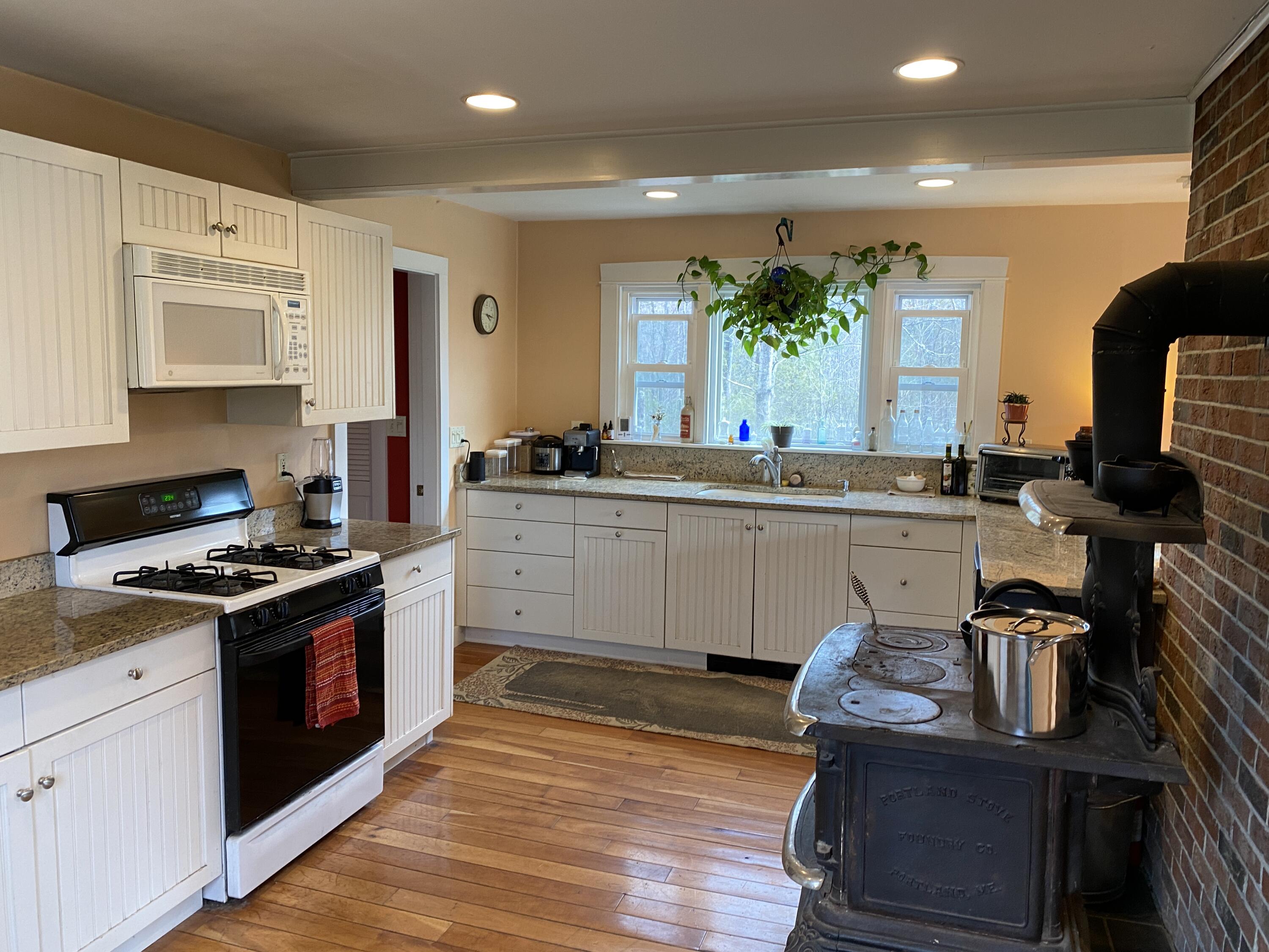 121 Pertville Road Sedgwick, ME 04676 - Photo 8 of 36 D7A6FAAF-E8B3-41C1-A6A6-D7B741549AF8