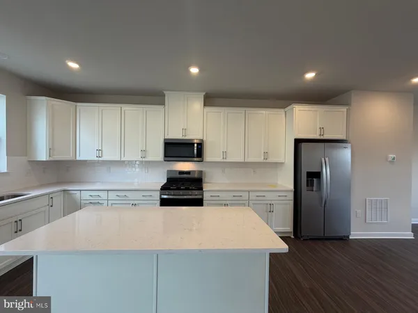 $3,200 | 33 East Front Street, Bridgeport, PA 19405