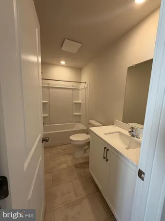 $3,200 | 33 East Front Street, Bridgeport, PA 19405