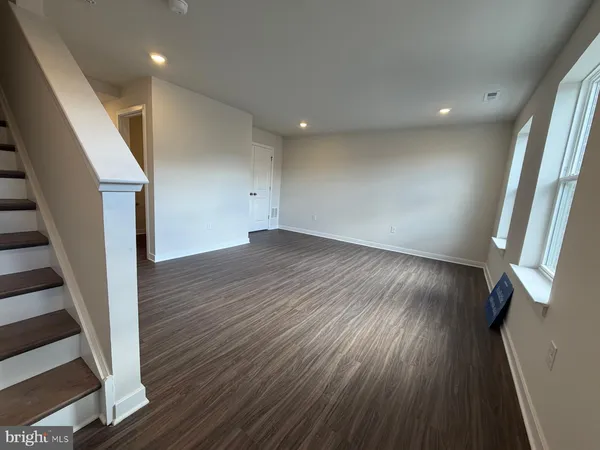 $3,200 | 33 East Front Street, Bridgeport, PA 19405