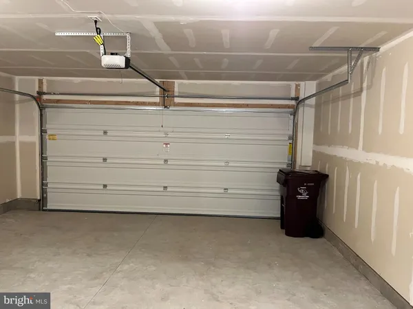 $3,200 | 33 East Front Street, Bridgeport, PA 19405