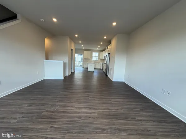 $3,200 | 33 East Front Street, Bridgeport, PA 19405