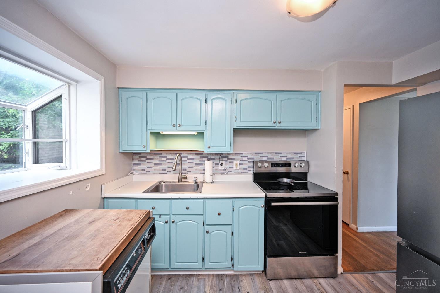 4176 Kugler Mill Road Cincinnati, OH 45236 - Photo 18 of 38