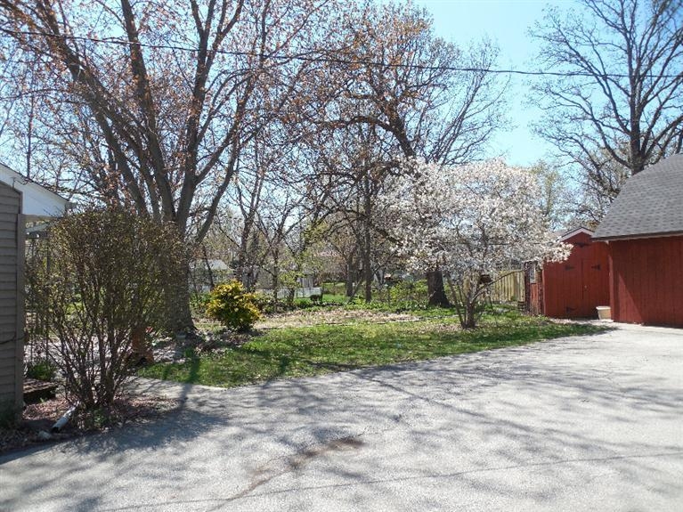 927 Hayes Street Crown Point, IN 46307 - Photo 3 of 10 767x575