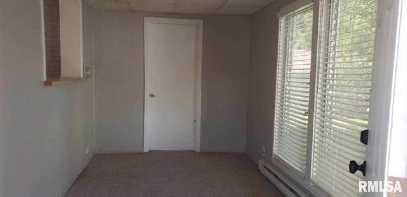 950 40th Street Moline, IL 61265 - Photo 12 of 26