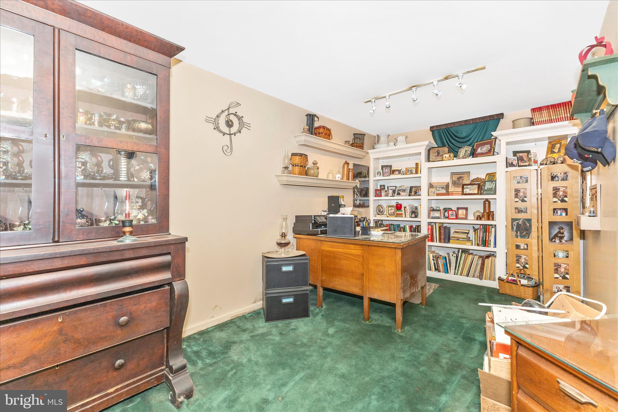 1111 Cummings Avenue Baltimore, MD 21228 - Photo 37 of 48 a living room with furniture cabinets and window