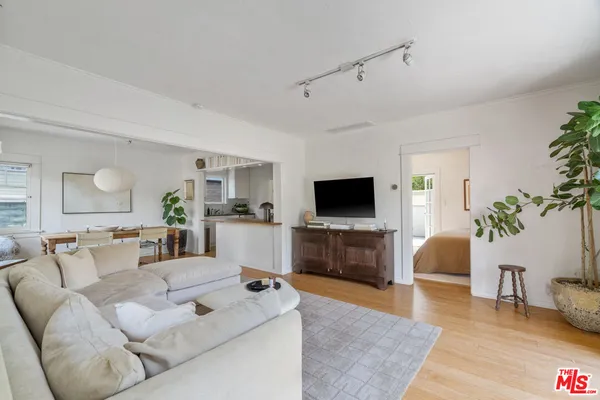 $5,995 | 648 Palms Boulevard, Venice, CA 90291