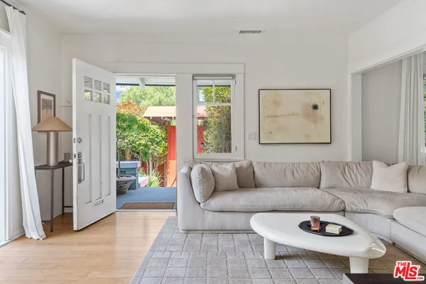 $5,995 | 648 Palms Boulevard, Venice, CA 90291