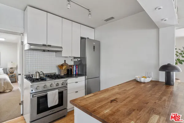 $5,995 | 648 Palms Boulevard, Venice, CA 90291