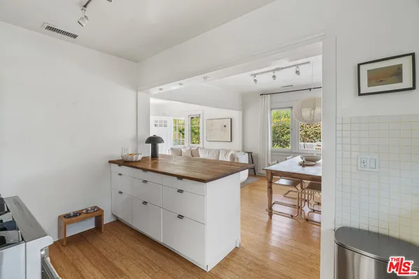 $5,995 | 648 Palms Boulevard, Venice, CA 90291