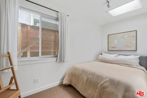 $5,995 | 648 Palms Boulevard, Venice, CA 90291