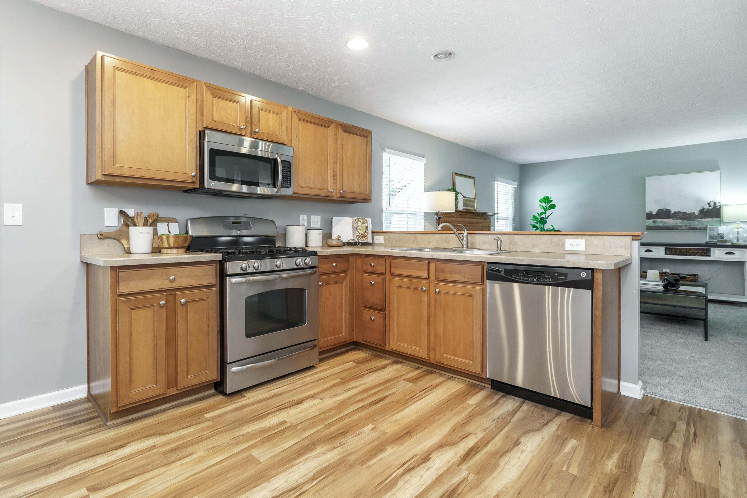 124 Stockard Loop Delaware, OH 43015 - Photo 10 of 54 Kitchen