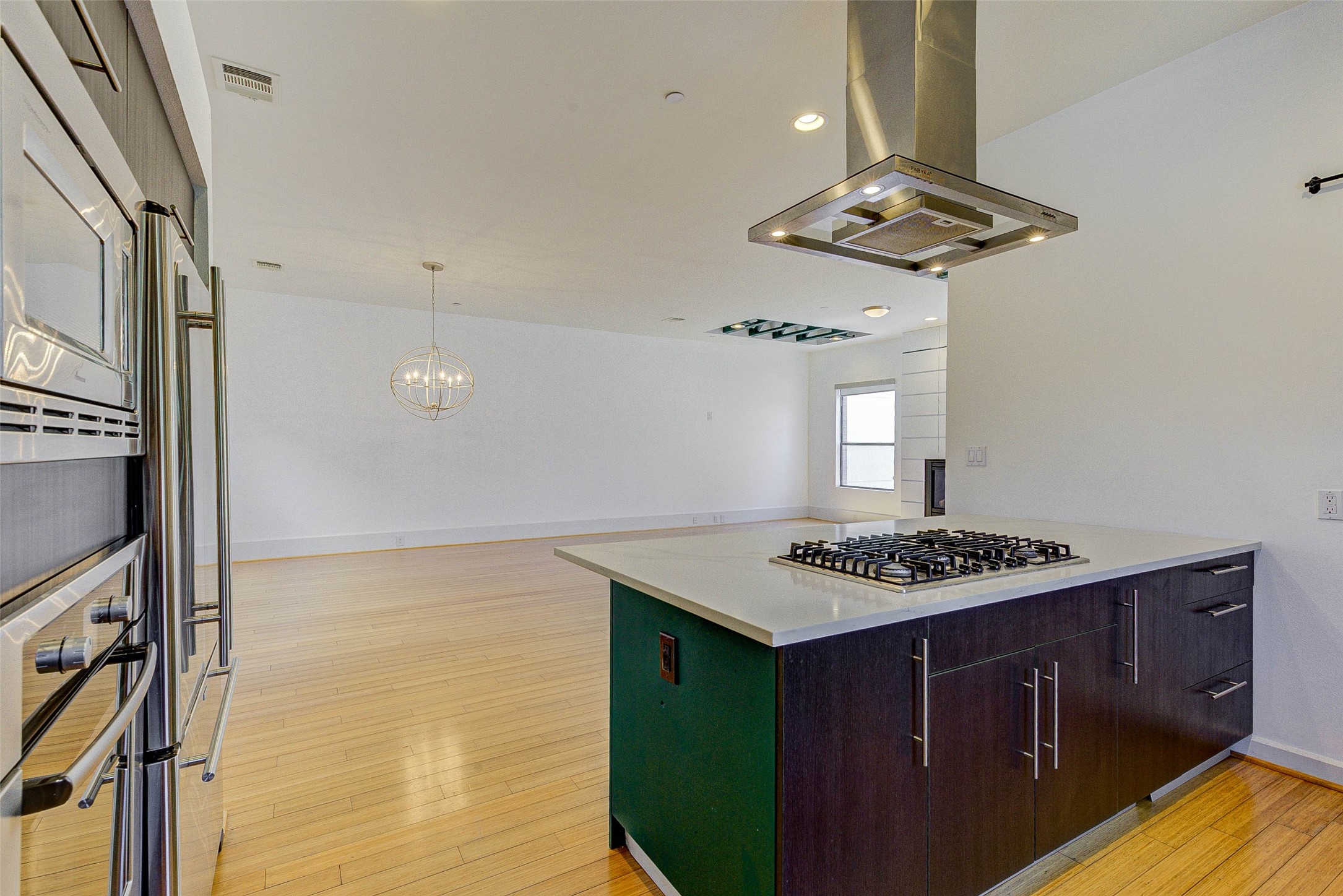 113 Tuam Street Houston, TX 77006 - Photo 6 of 20
