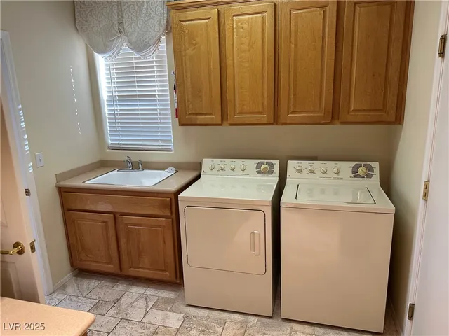 $2,000 | 1896 Hovenweep Street, Henderson, NV 89052