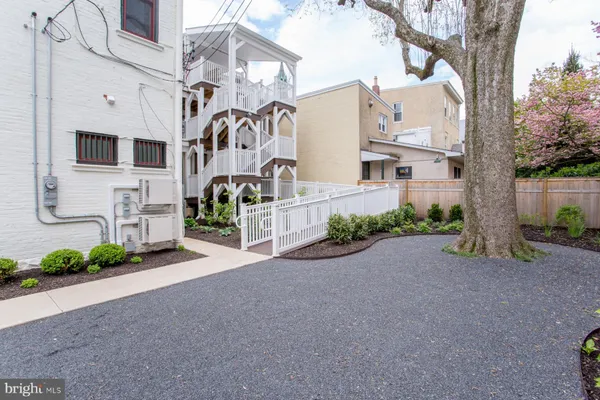 $2,325 | 41 D Bridge Street, Lambertville, NJ 08530