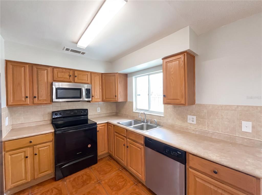 4805 Beacon Street Orlando, FL 32808 - Photo 8 of 26