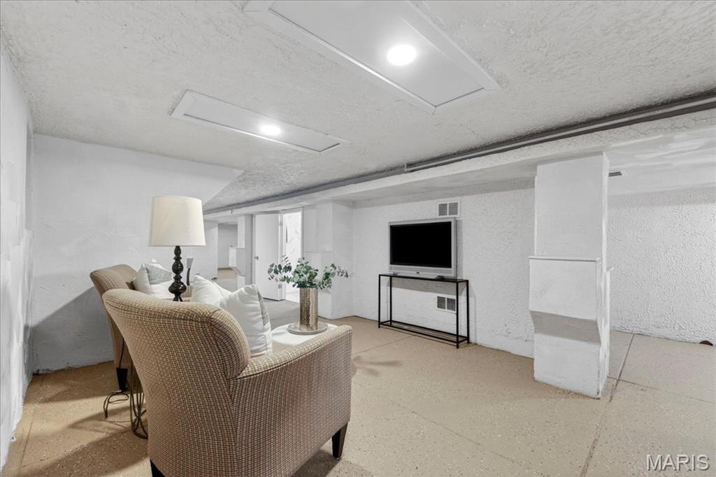 3729 South Spring Avenue St. Louis, MO 63116 - Photo 27 of 43