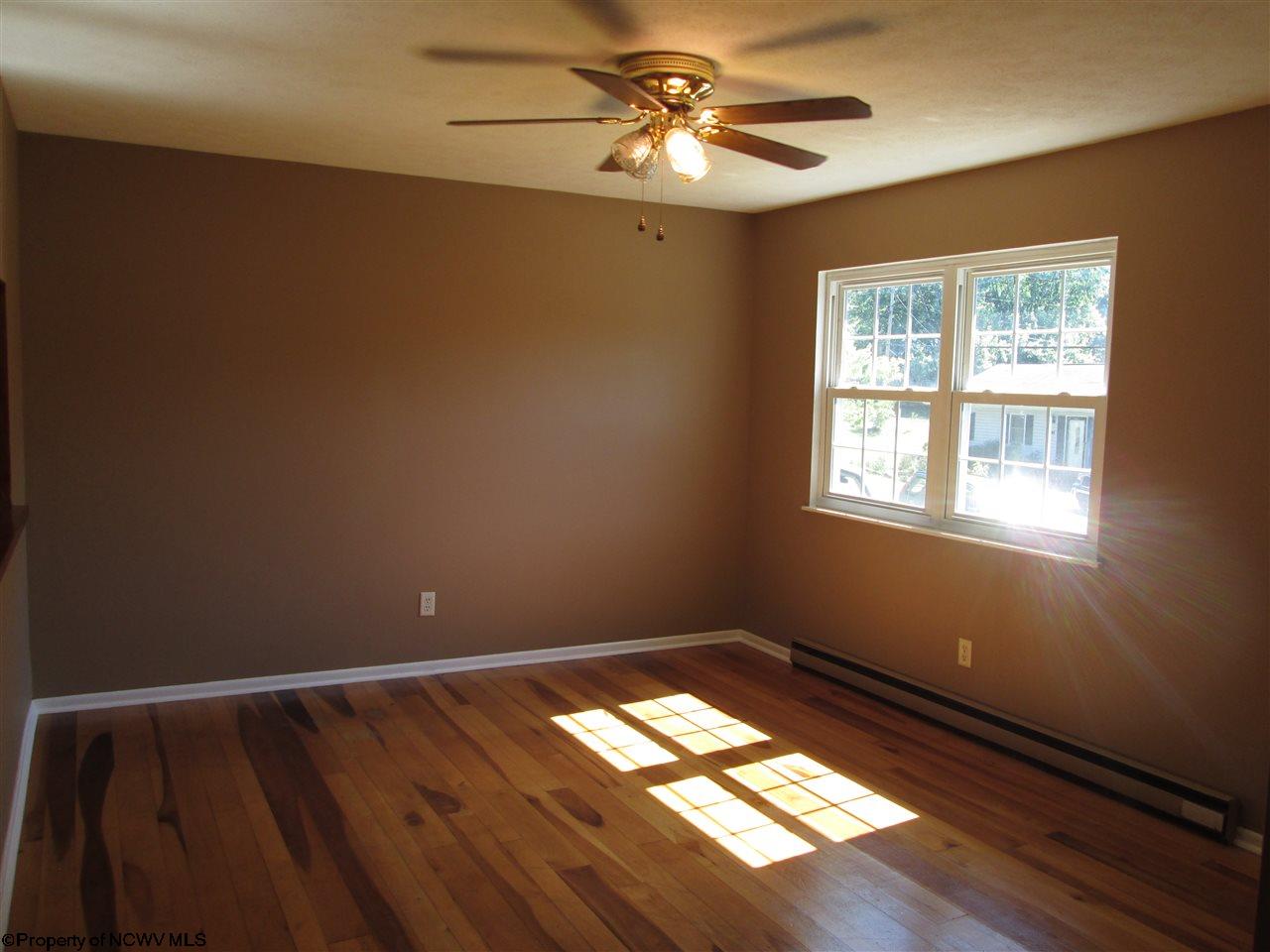 16 England Road Morgantown, WV 26508 - Photo 3 of 17 Gallery Image 3