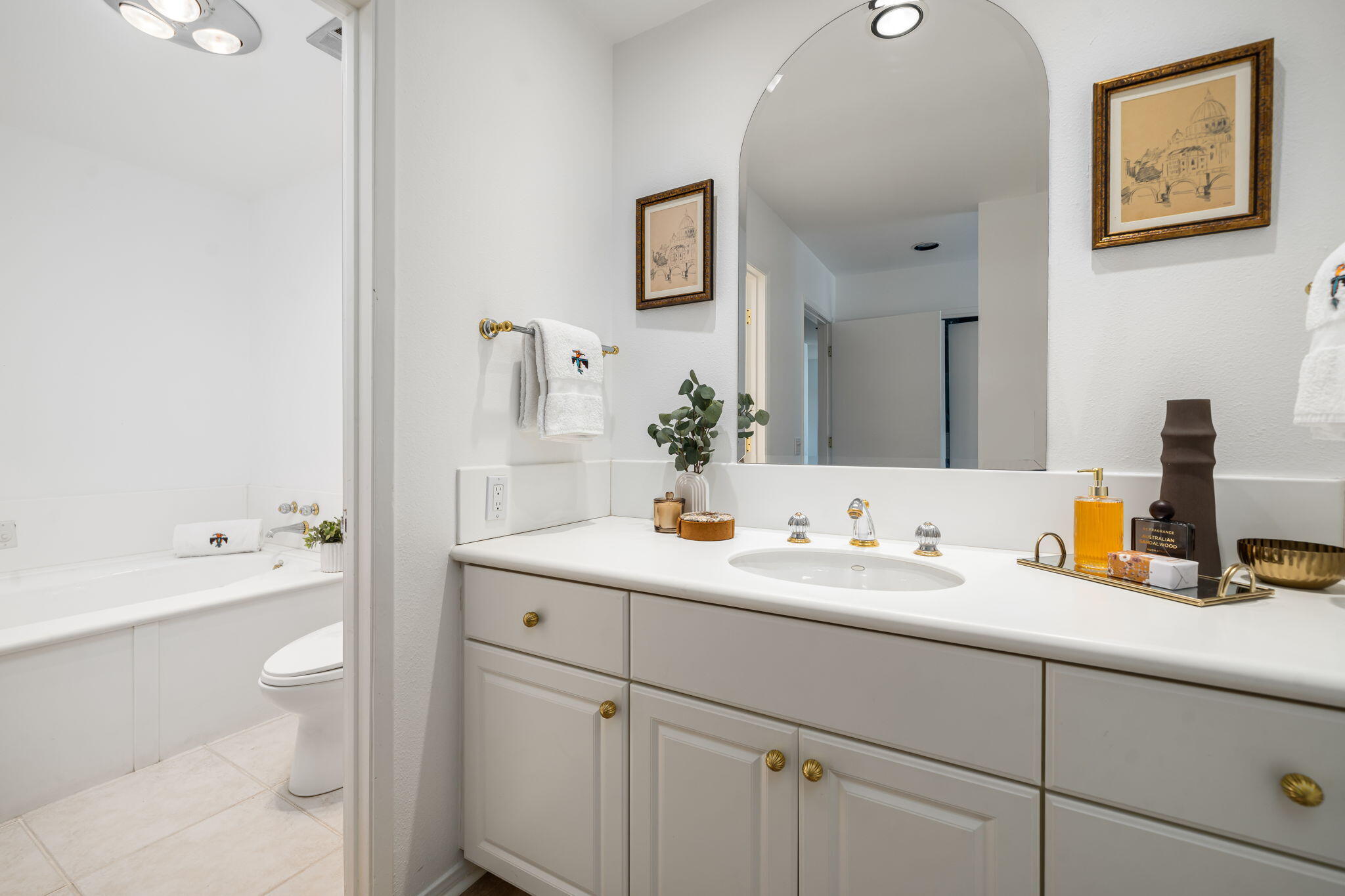 70300 Camino Del Cerro Rancho Mirage, CA 92270 - Photo 30 of 35 Guest Bath