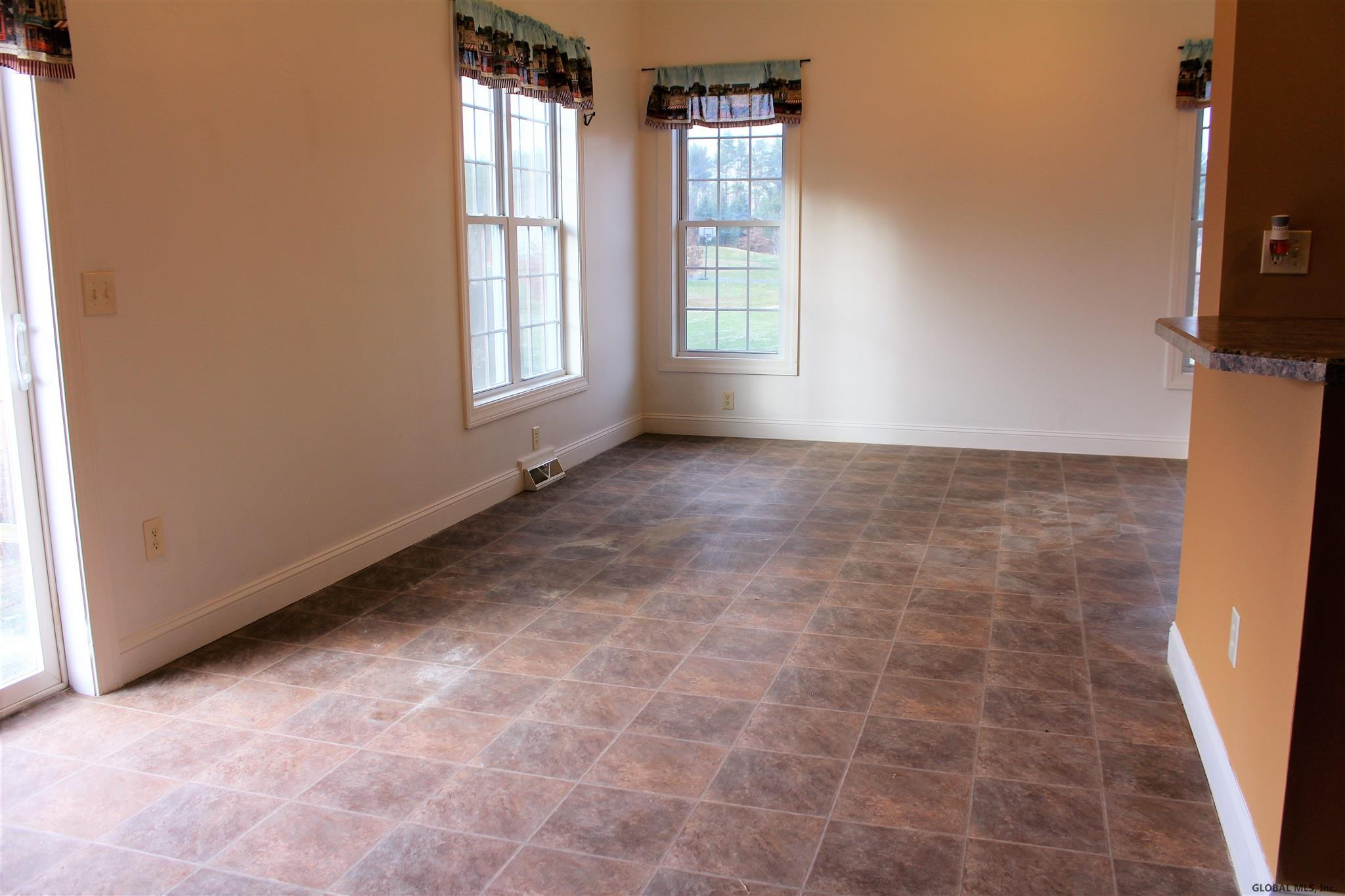 673 Swaggertown Road Schenectady, NY 12302 - Photo 8 of 35 Photo 8