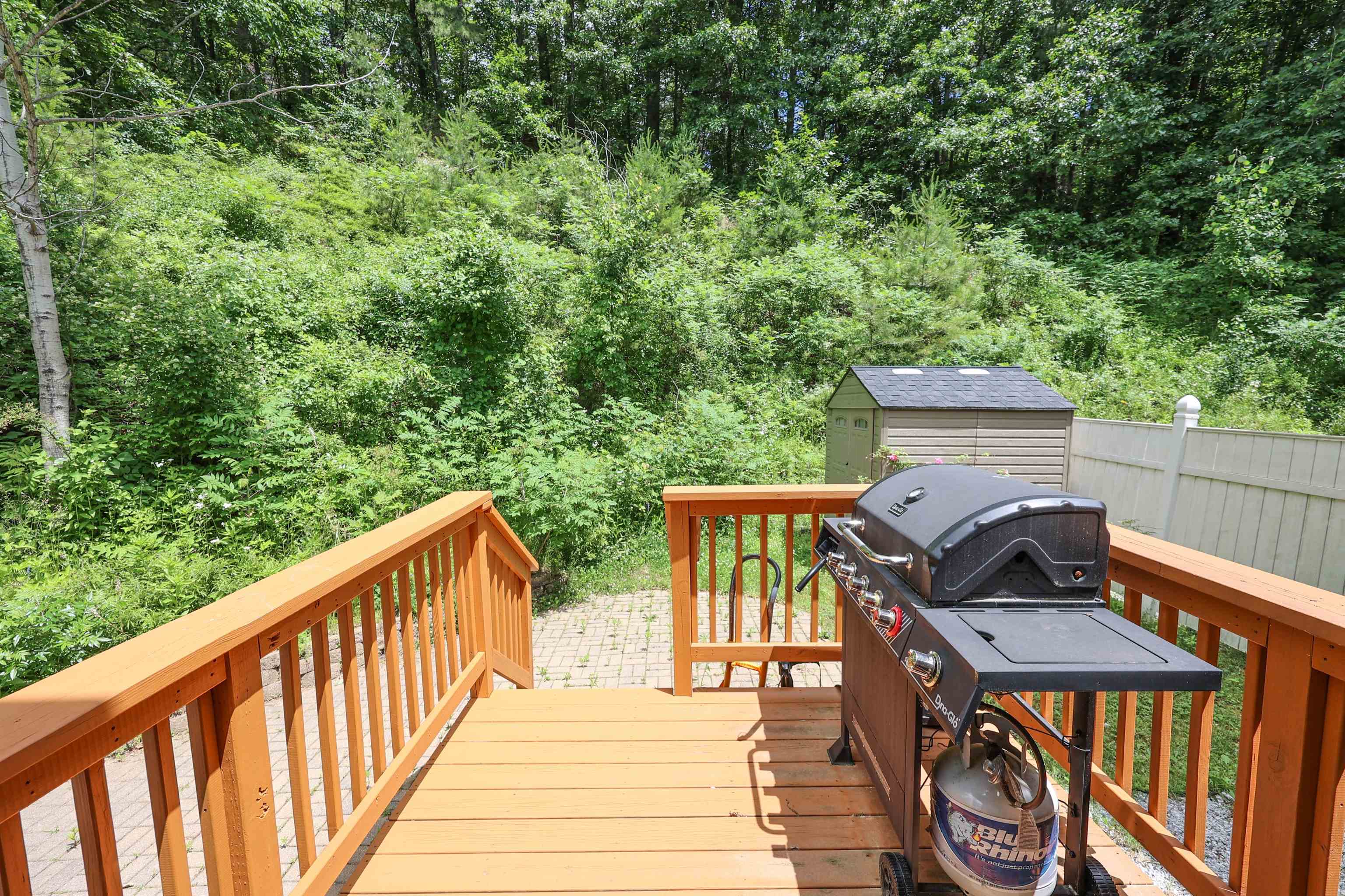 33 Dale Road, Unit B Hooksett, NH 03106 - Photo 8 of 36