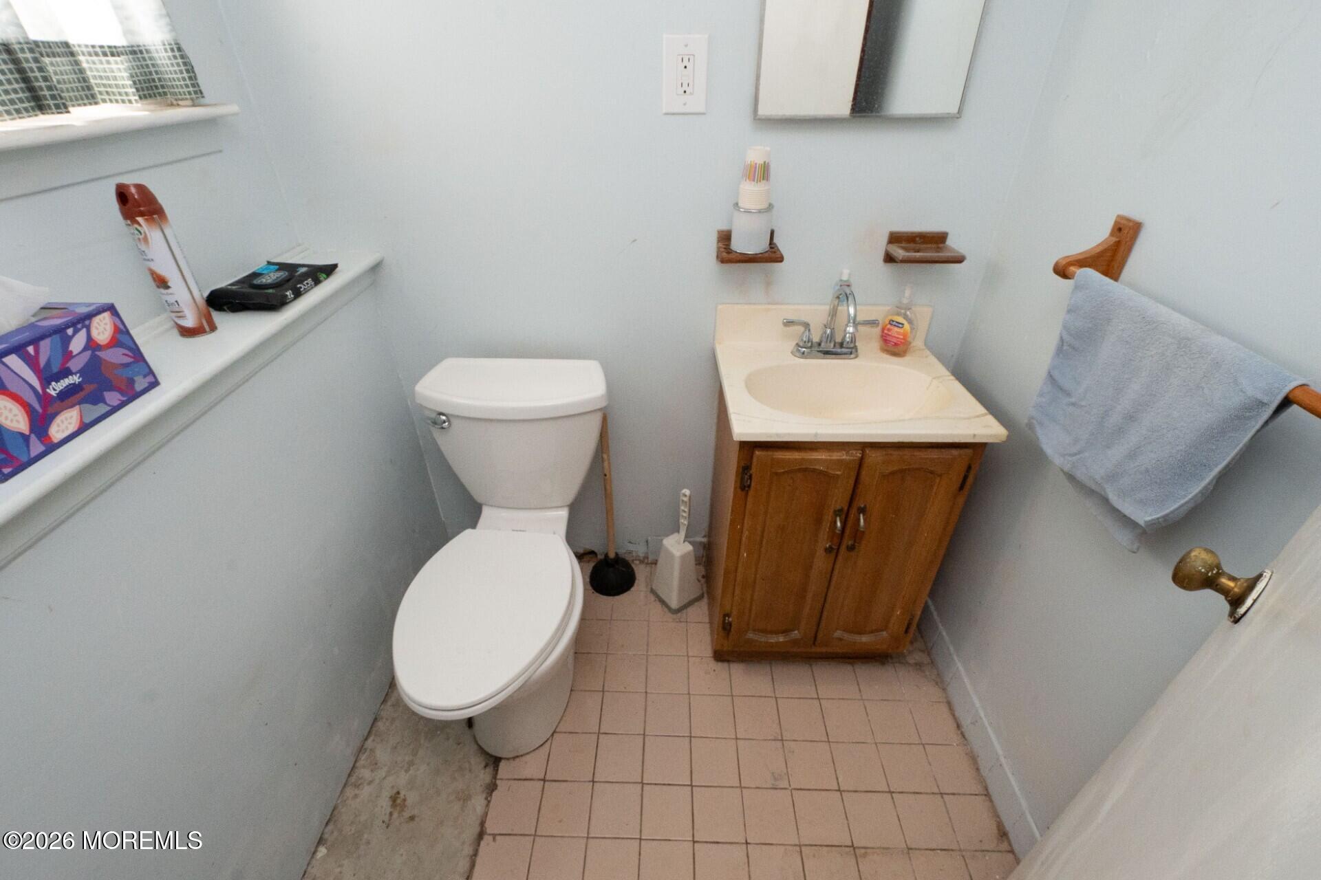 2 Garden Terrace Hazlet, NJ 07730 - Photo 21 of 24 Half bath