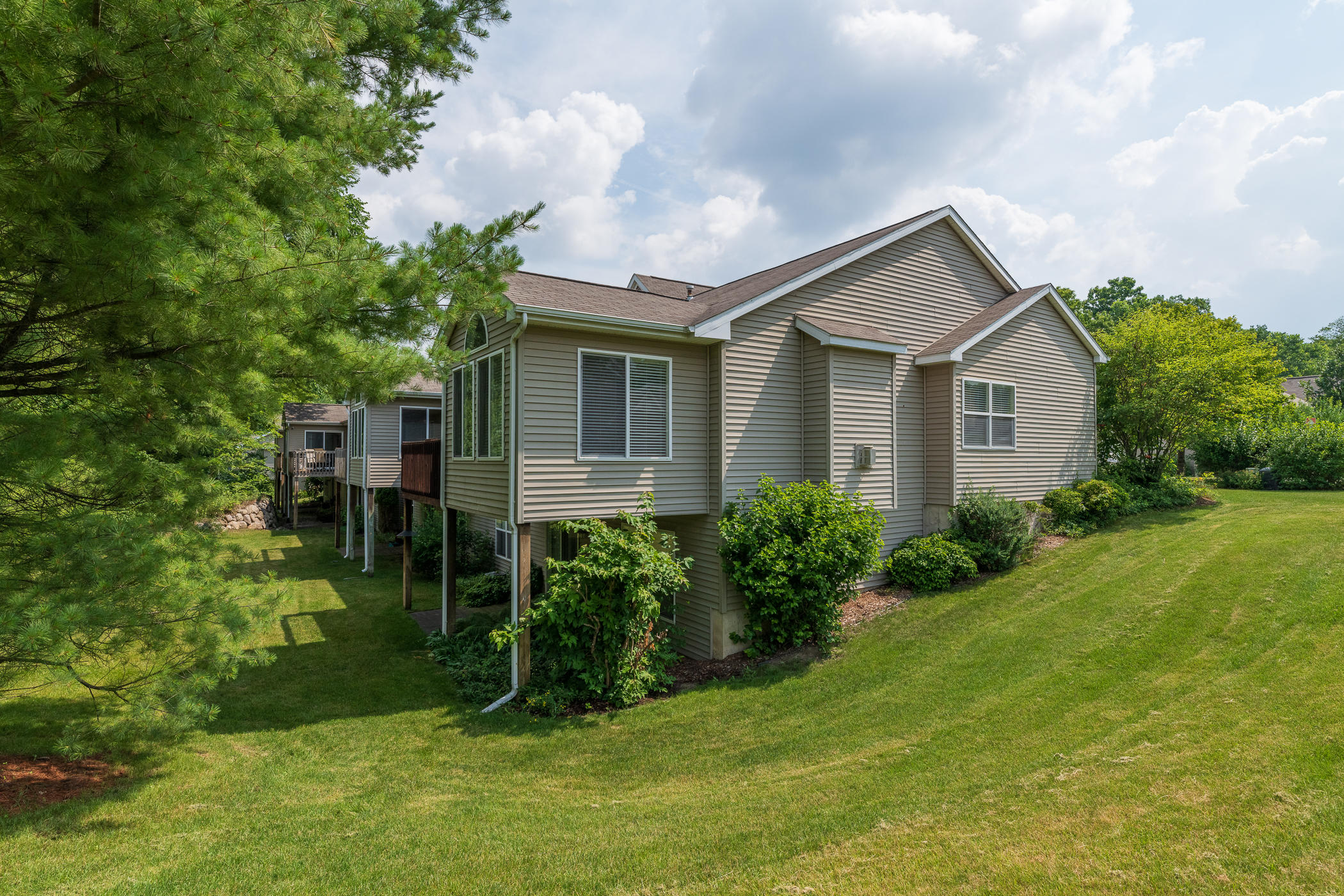 1294 Harrier Ridge Kalamazoo, MI 49009 - Photo 4 of 52 1294 Harrier Ridge-55