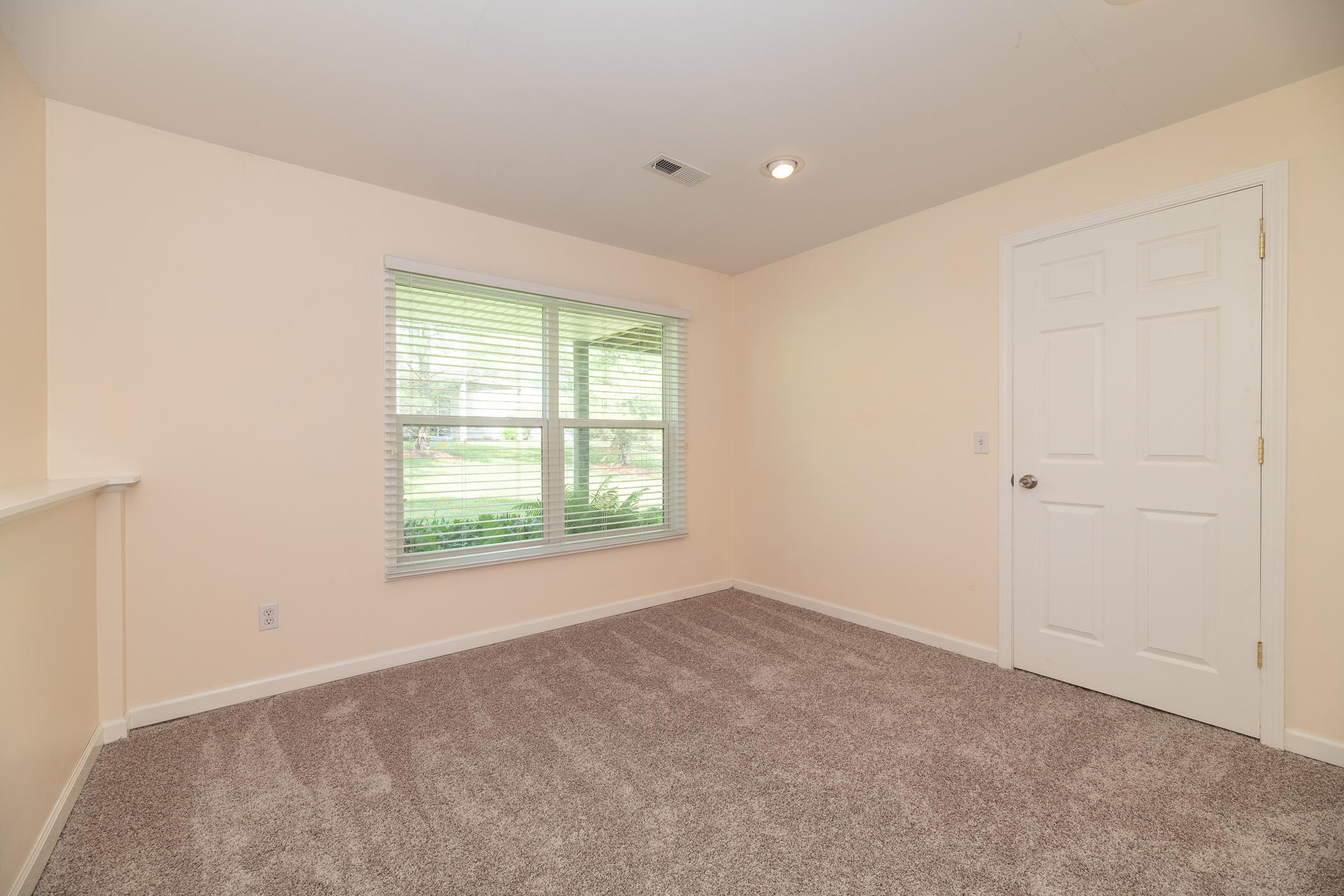 1294 Harrier Ridge Kalamazoo, MI 49009 - Photo 42 of 52 1294 Harrier Ridge-44