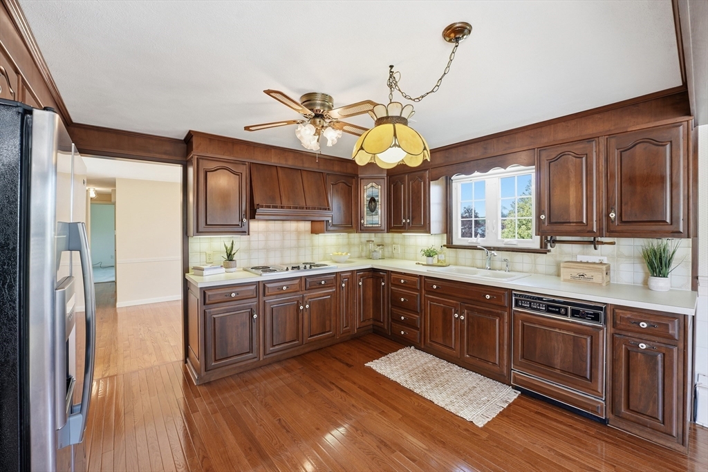35 Richmond Road Ludlow, MA 01056 - Photo 8 of 41