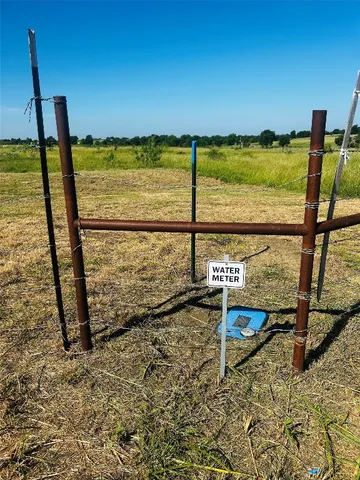a view of a green field with lots of green space